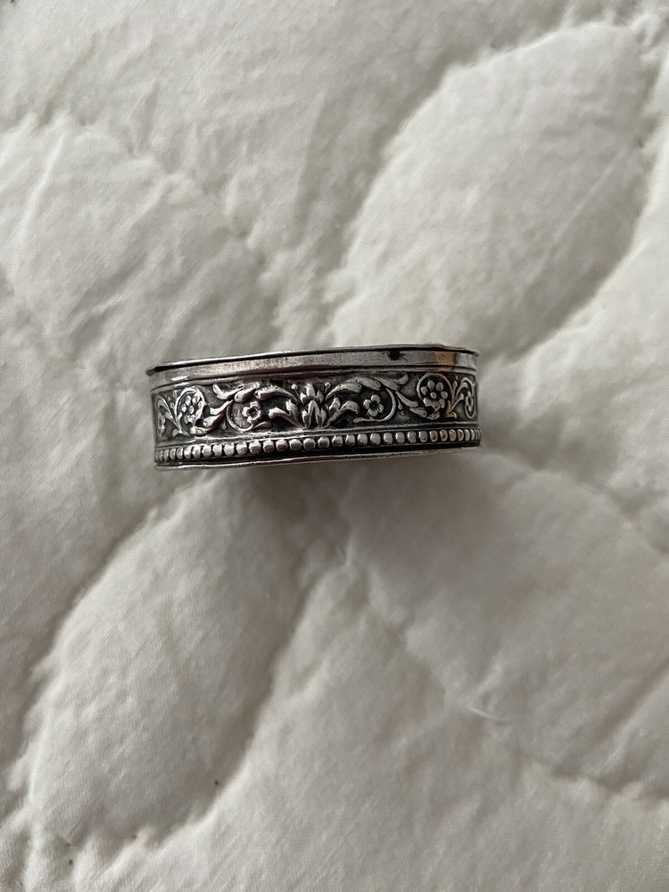 German Hanau Repousse Silver Oval Snuff/pill Box