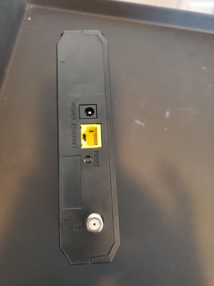 Netgear Wireless Router WRN2000 v2 & Cisco Cable Modem Model DPC3008