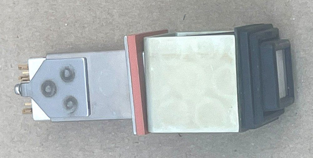 Staco Switch R59 / 0004-02, Pushbutton Switch