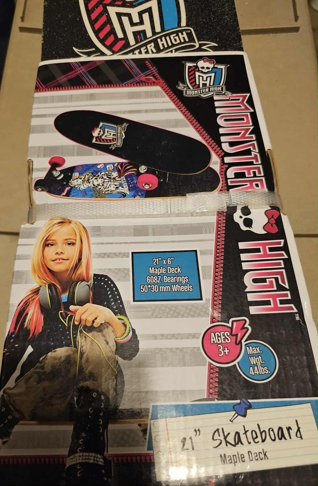 Monster High 21” Skateboard Maple Deck