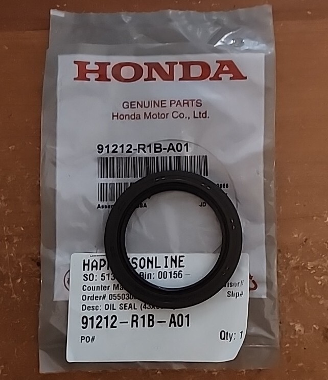 Honda Genuine OEM Front Timing Cover Main Crankshaft Seal CIVIC ACCORD RSX NEW
