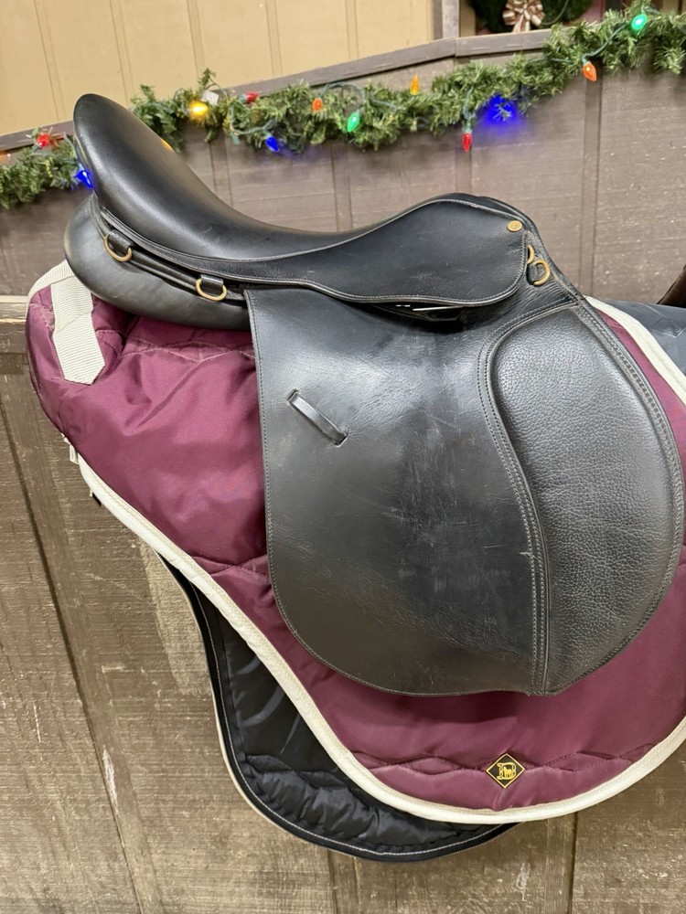 Colligate Hunt Saddle 18” Seat Black