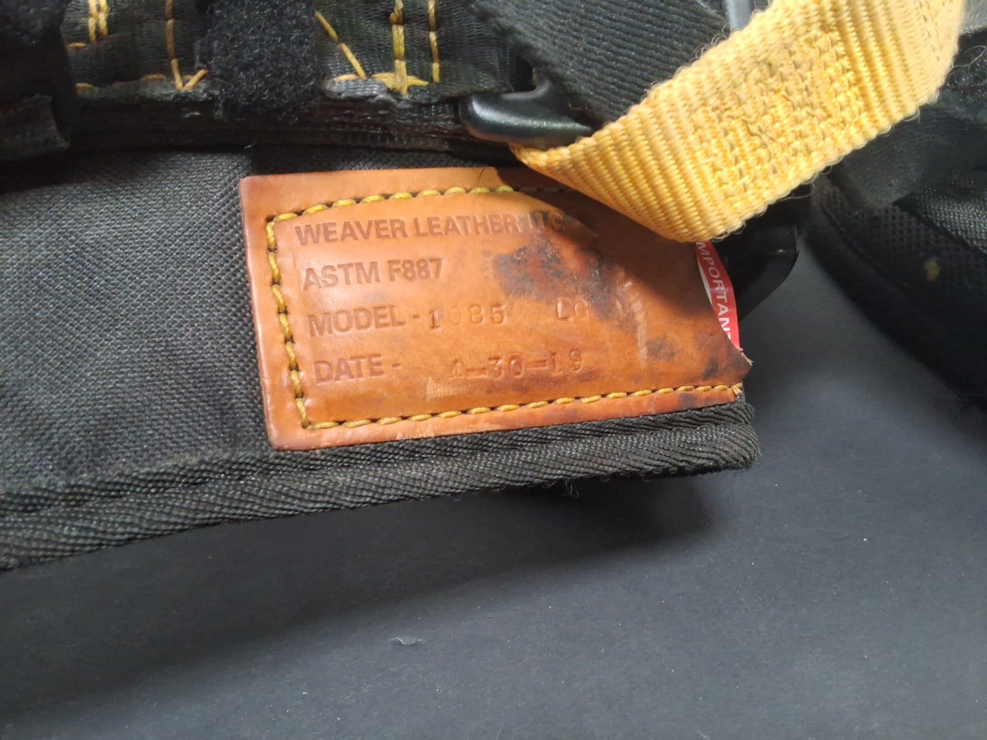 Weaver Cougar 1085 Saddle w/ Leg Straps, 2019 LARGE- USED