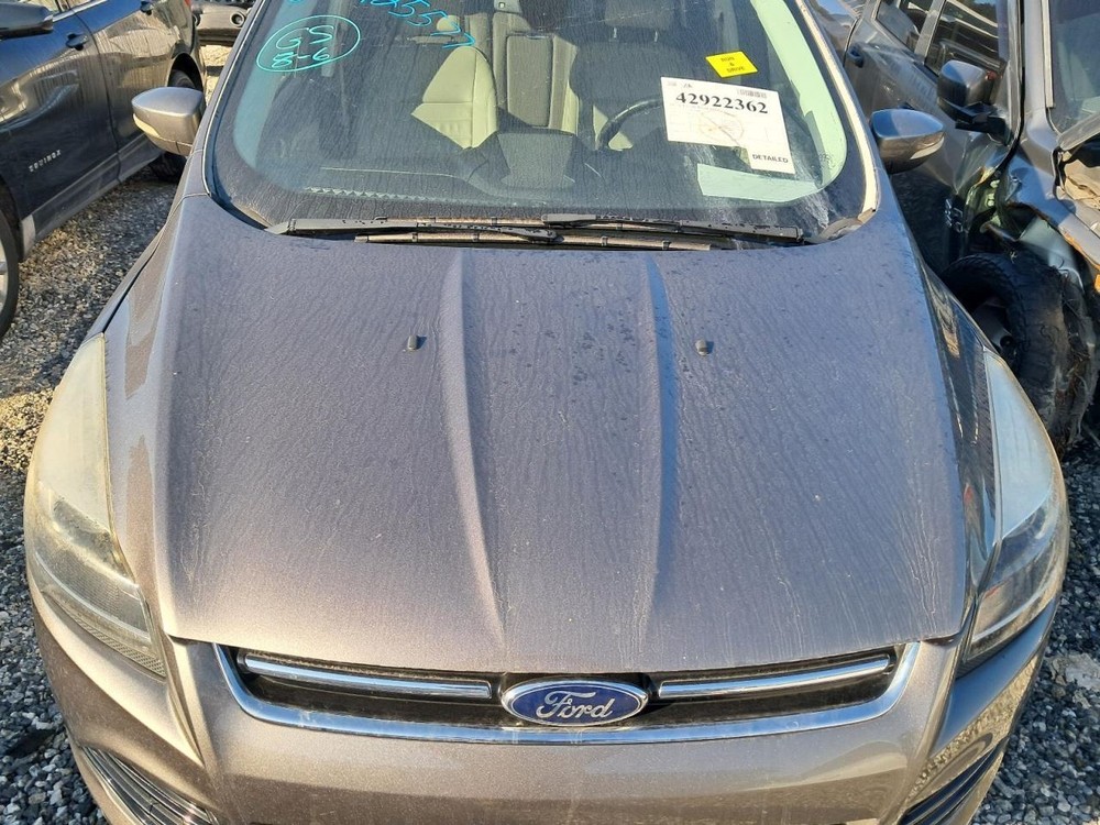 ESCAPE 2014 Glove Box 4784686