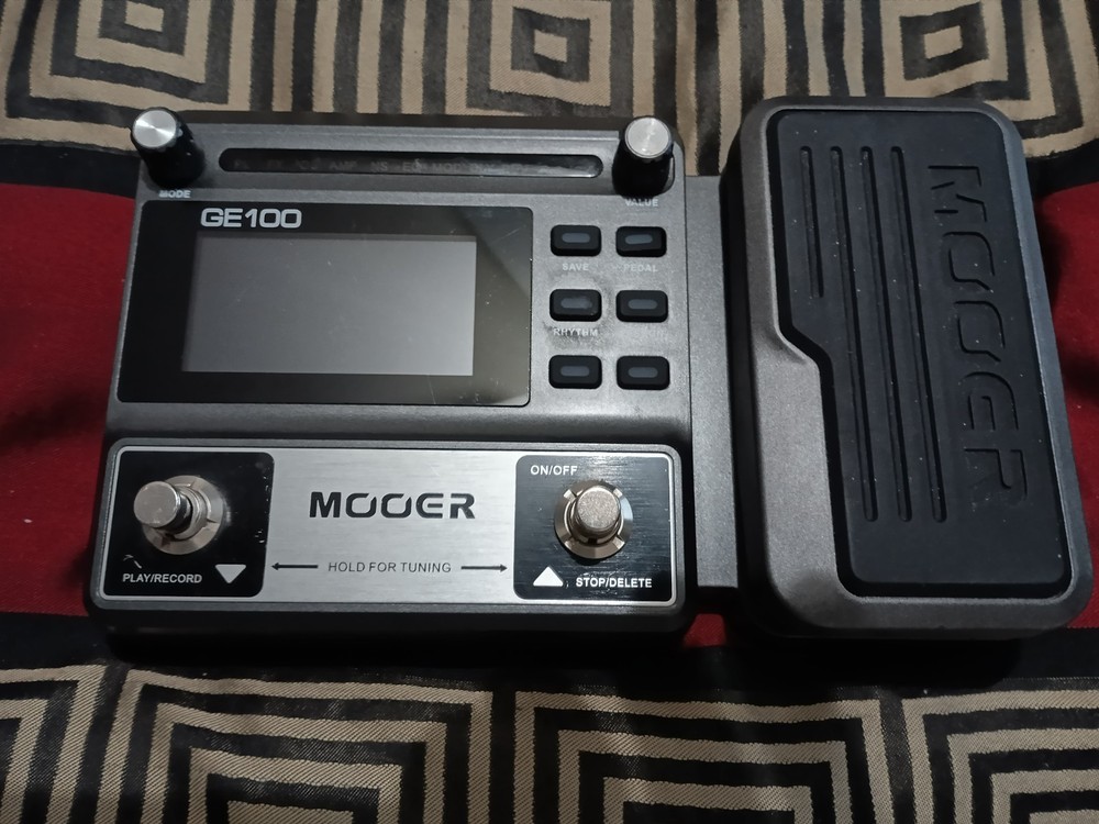 MOOER GE100 Multi-Effects Guitar Processor Pedal