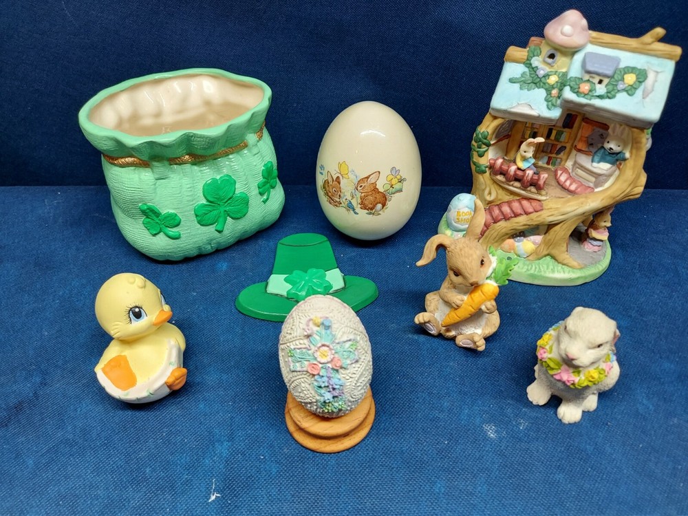 Lot of 8 items Easter & St. Patrick's Shelf Home Decor Various Sizes