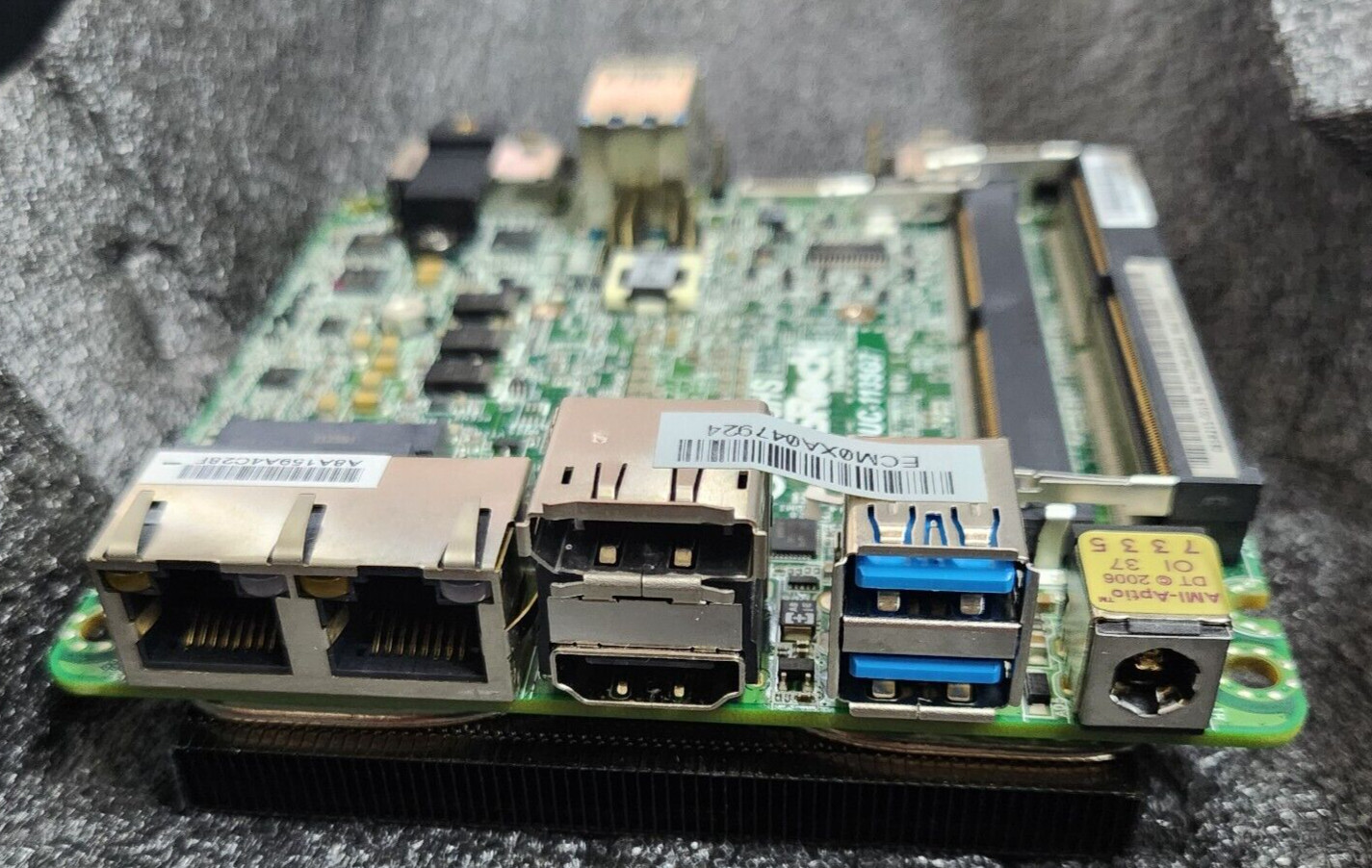 ASRock NUC-1135G7 Intel 11thGen (Tiger Lake-UP3) Processor I5-1135G7 Motherboard