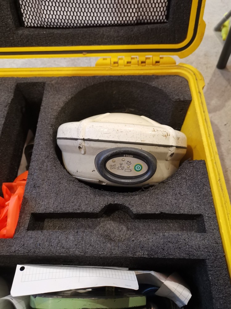 Single Trimble R8 Base/Rover