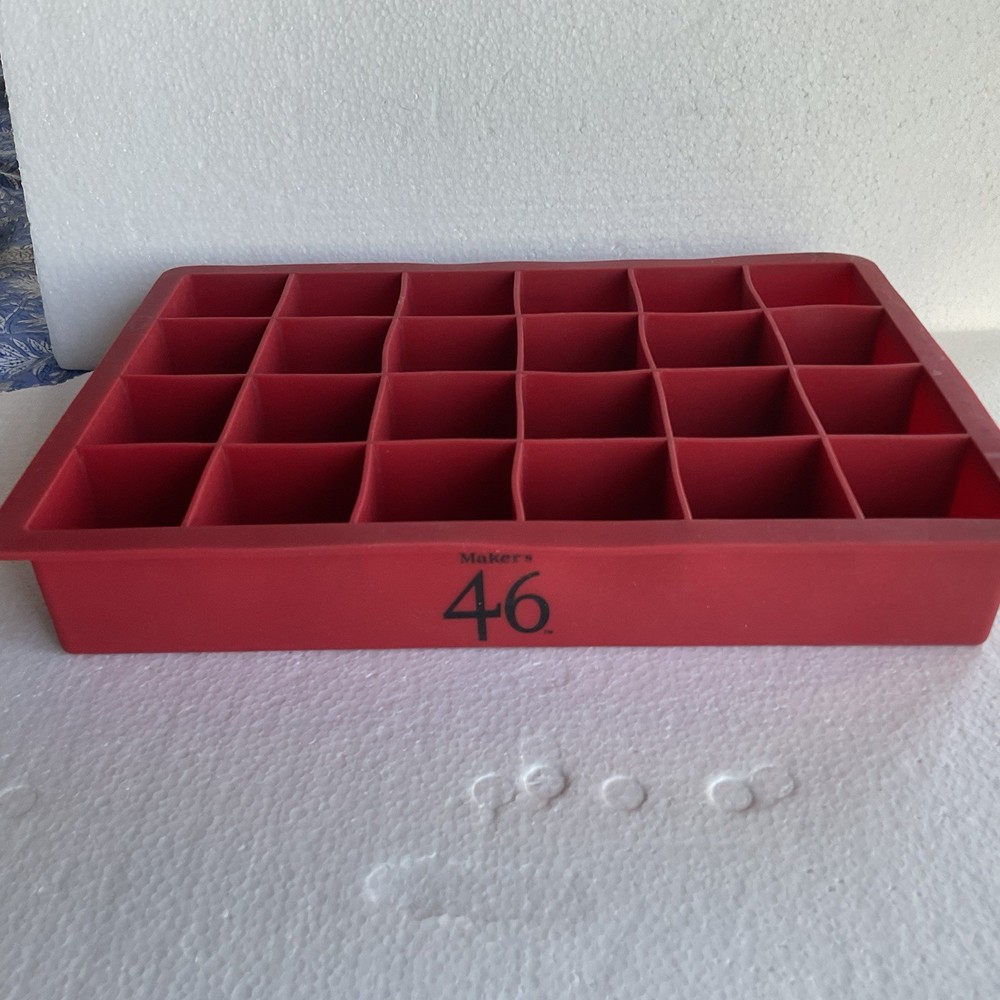 Maker’s Mark Silicone Square Ice Cup Maker🥃