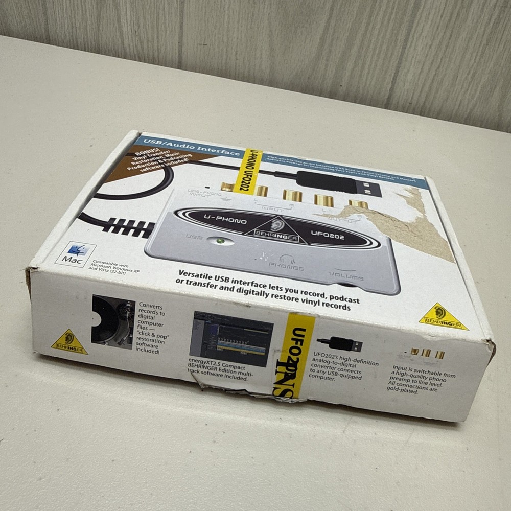 Behringer U-Phono UFO202 USB Audio Interface w/ Phono Preamp