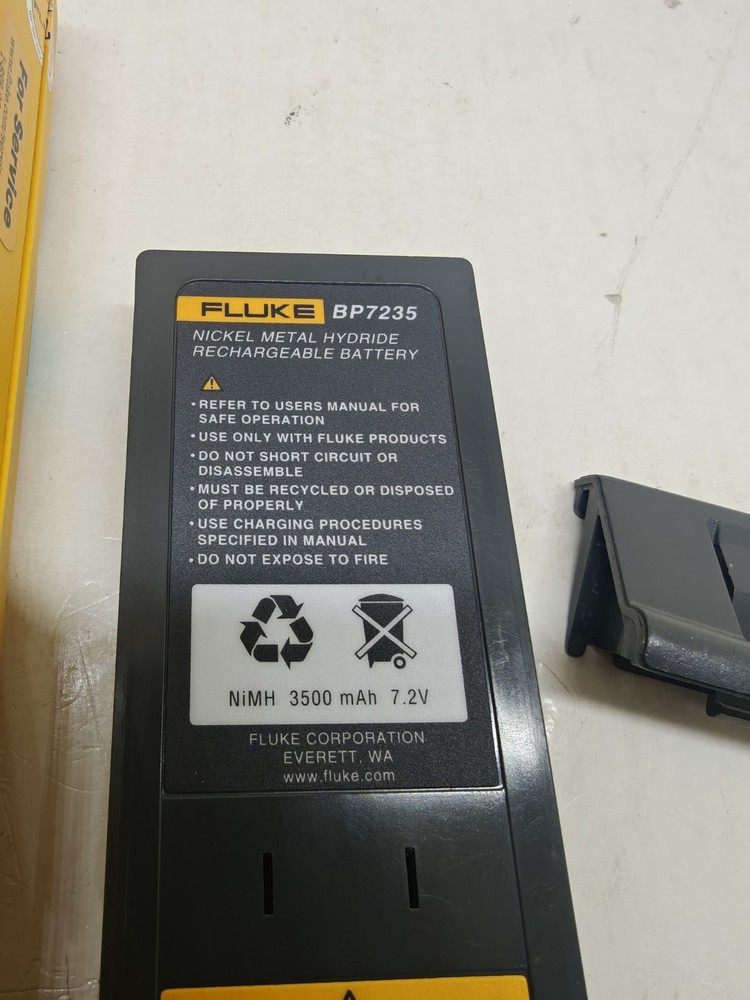 Fluke 744 Documenting Multifunction Process Calibrator W/Battery Used