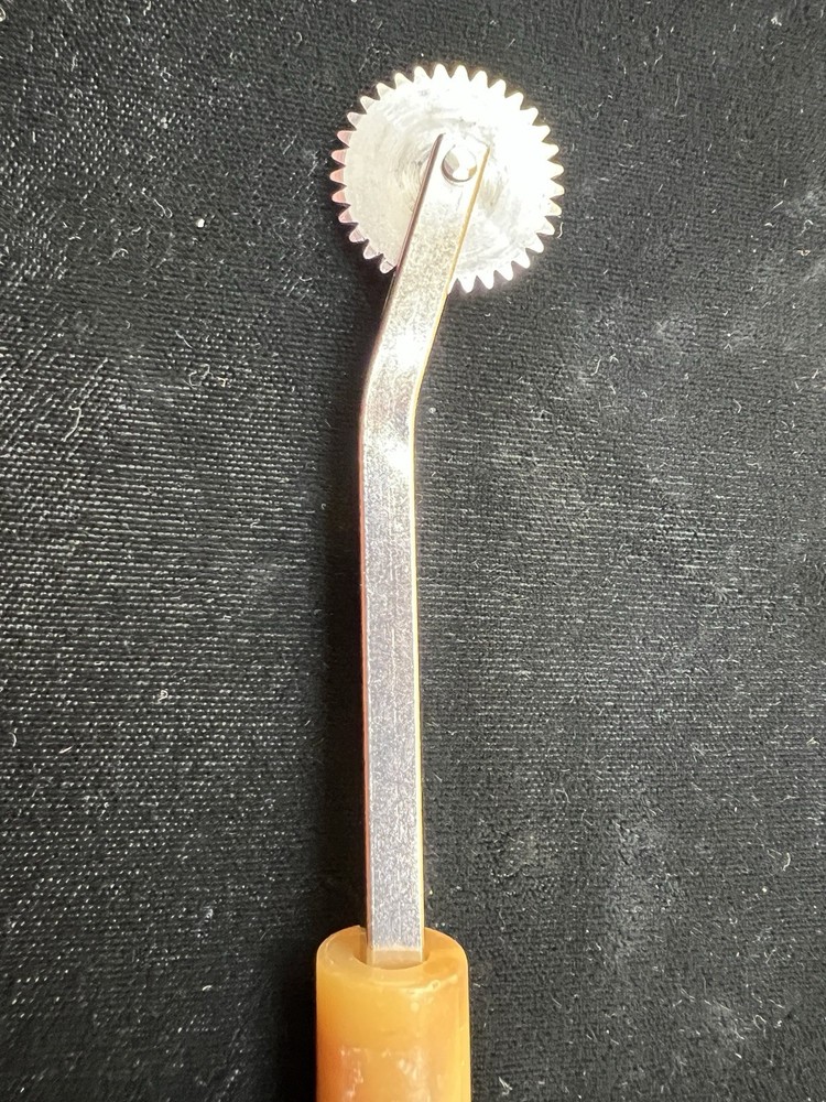 Vintage DRITZ Tracing Wheel Butterscotch Bakelite Handle + Machine Needles