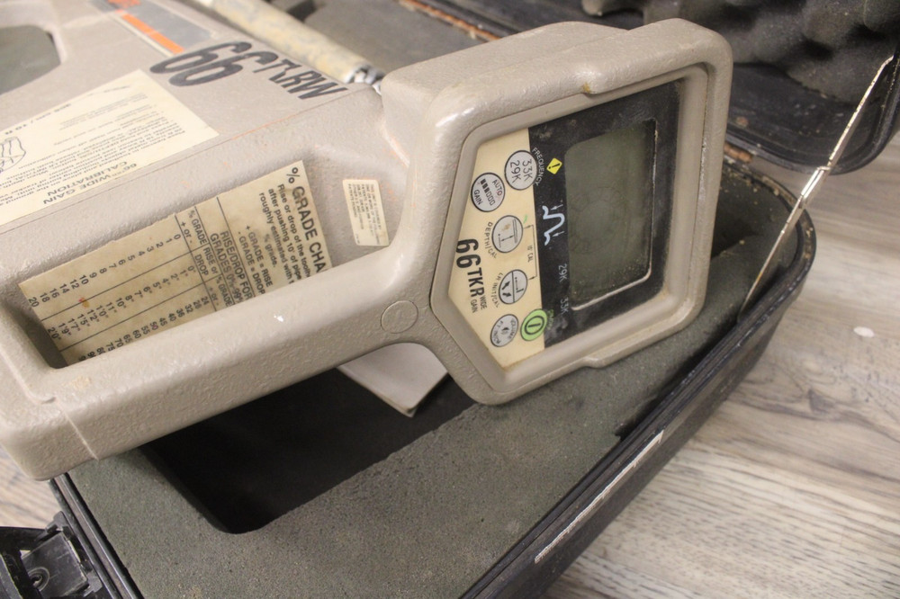 Subsite Electronics 66 TKR Wide Gain Locator with Case Model 66TKR