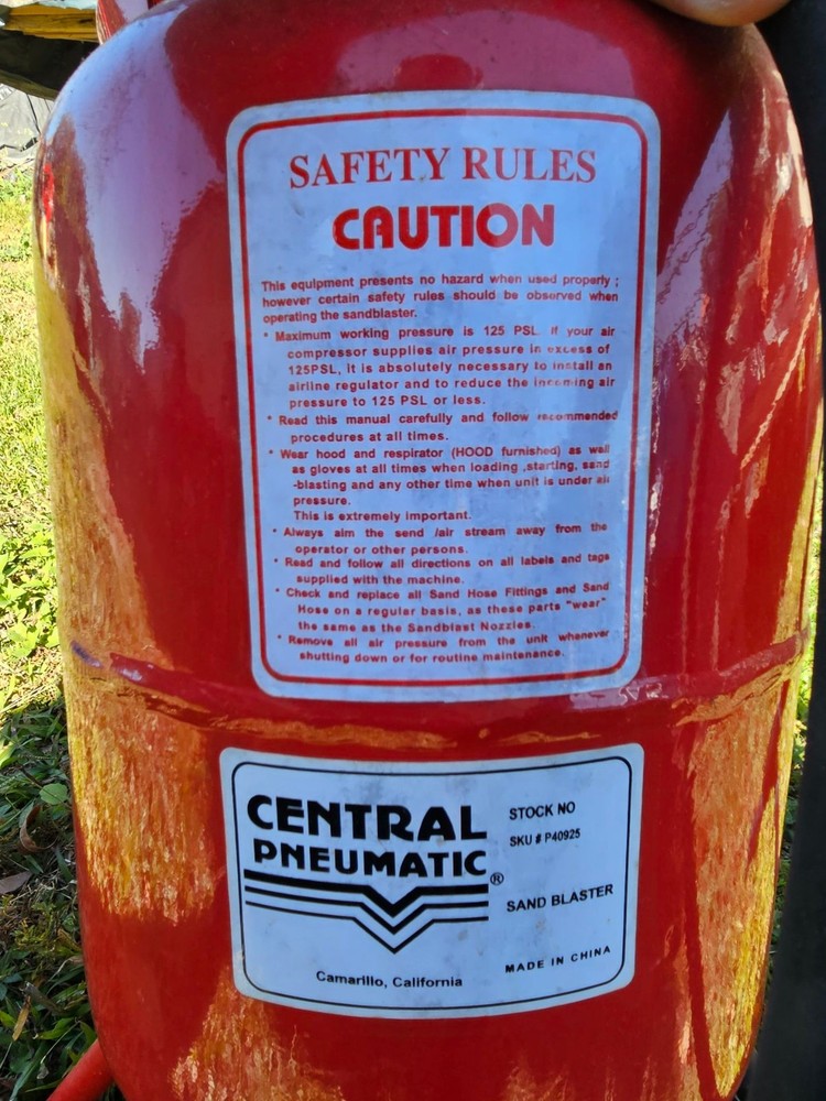Central Pneumatic Portable Sand Blaster *LOCAL PICKUP ONLY*