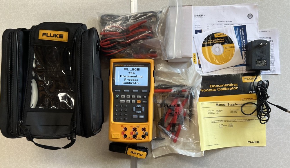 Fluke 754 Documenting Process Calibrator with HART Communication