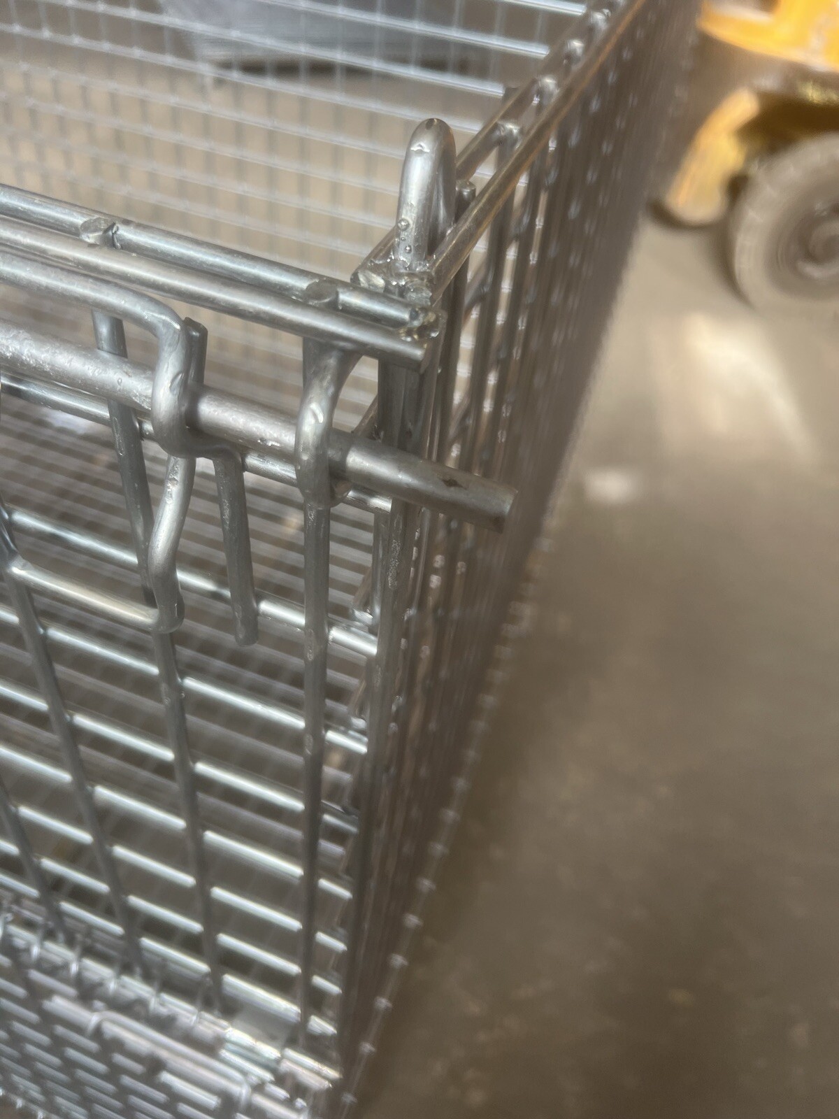 New wire basket 40”x48” x 42” tall gate on one side stackable wire basket 4000#