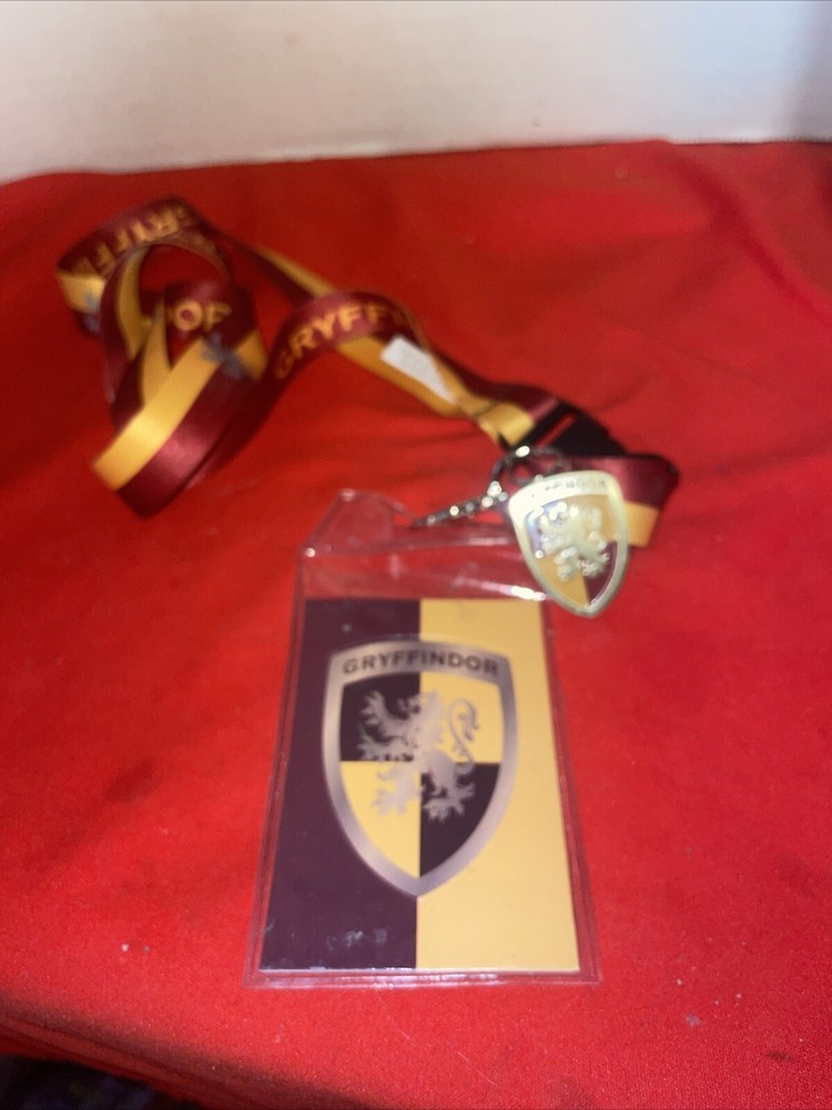 Gryffindor lanyard - Nice!  Estate Find