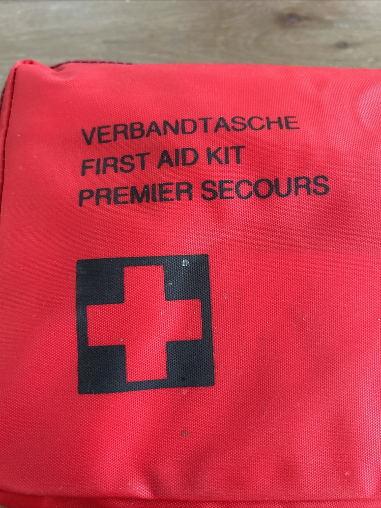 AUDI FIRST AID KIT 13164-B Mostly New