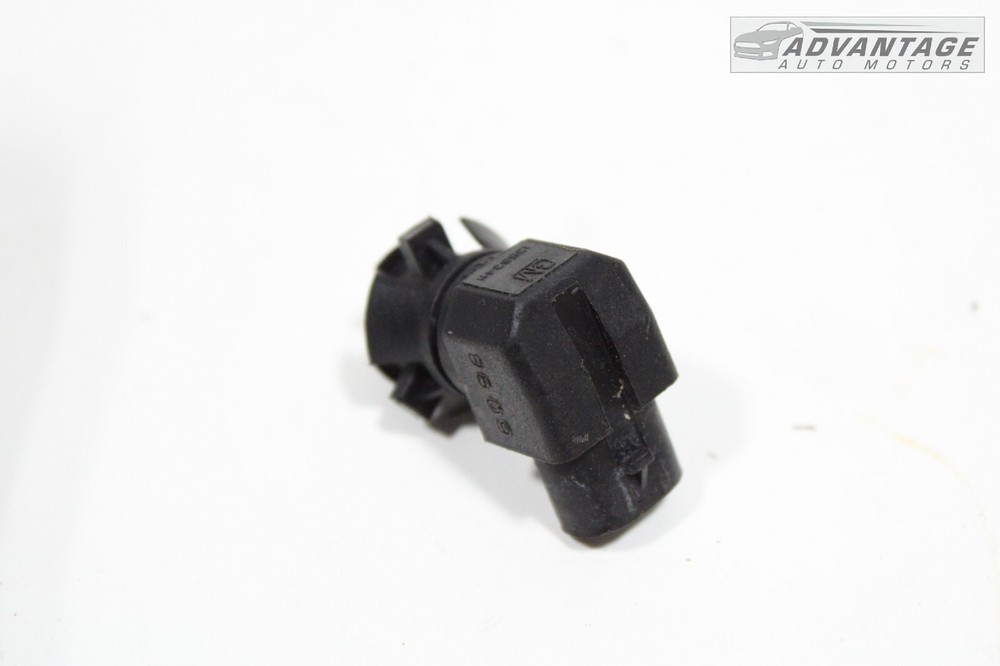 2017-2022 CADILLAC XT5 FRONT OUTER AMBIENT AIR TEMP TEMPERATURE SENSOR OEM