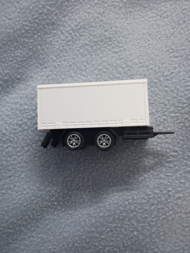 Classic HO Scale Barnum & Bailey Giraffe Circus Wagon