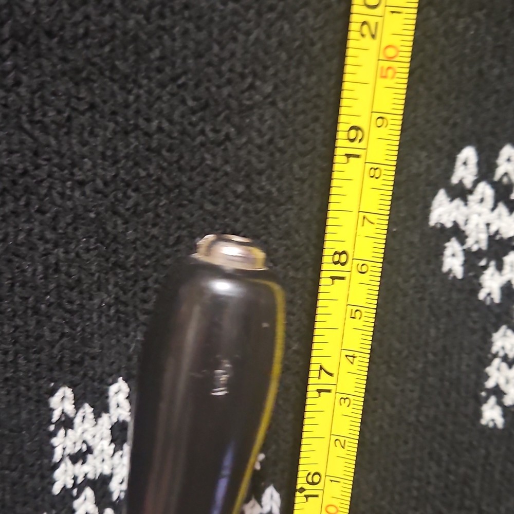 Metal castrator tool