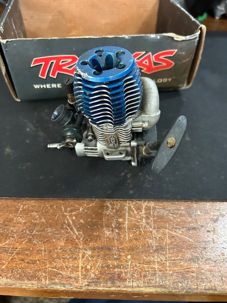 TRAXXAS 2.5R NITRO ENGINE