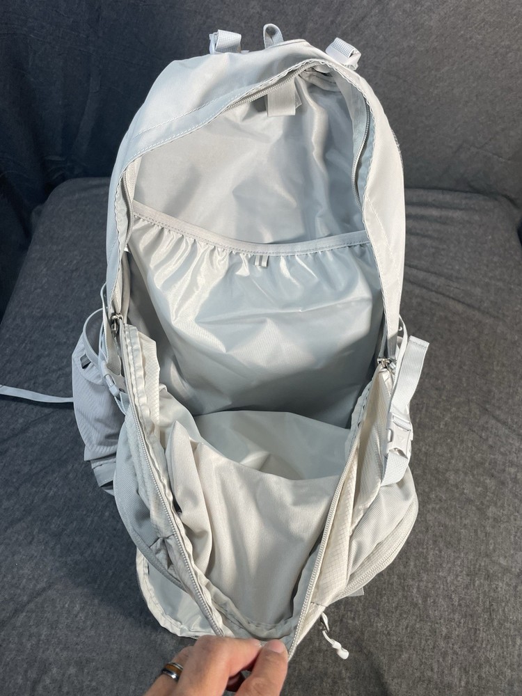 OZARK TRAIL KACHEMAK GREY SILVER 36L DAYPACK / BACKPACK