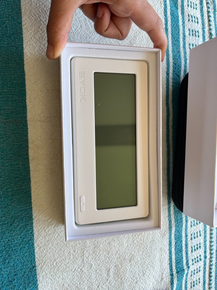 BYOK: A dedicated device for focused writing with case (WHITE)