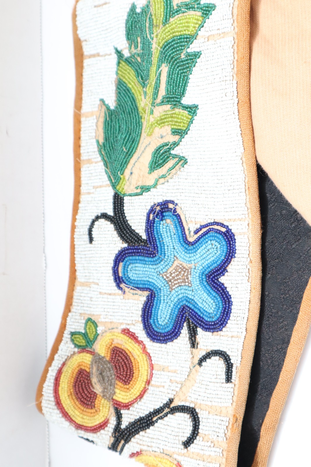 Antique GREAT LAKES Bandolier Beaded Bag Chippewa Ojibwe Flowers Native American