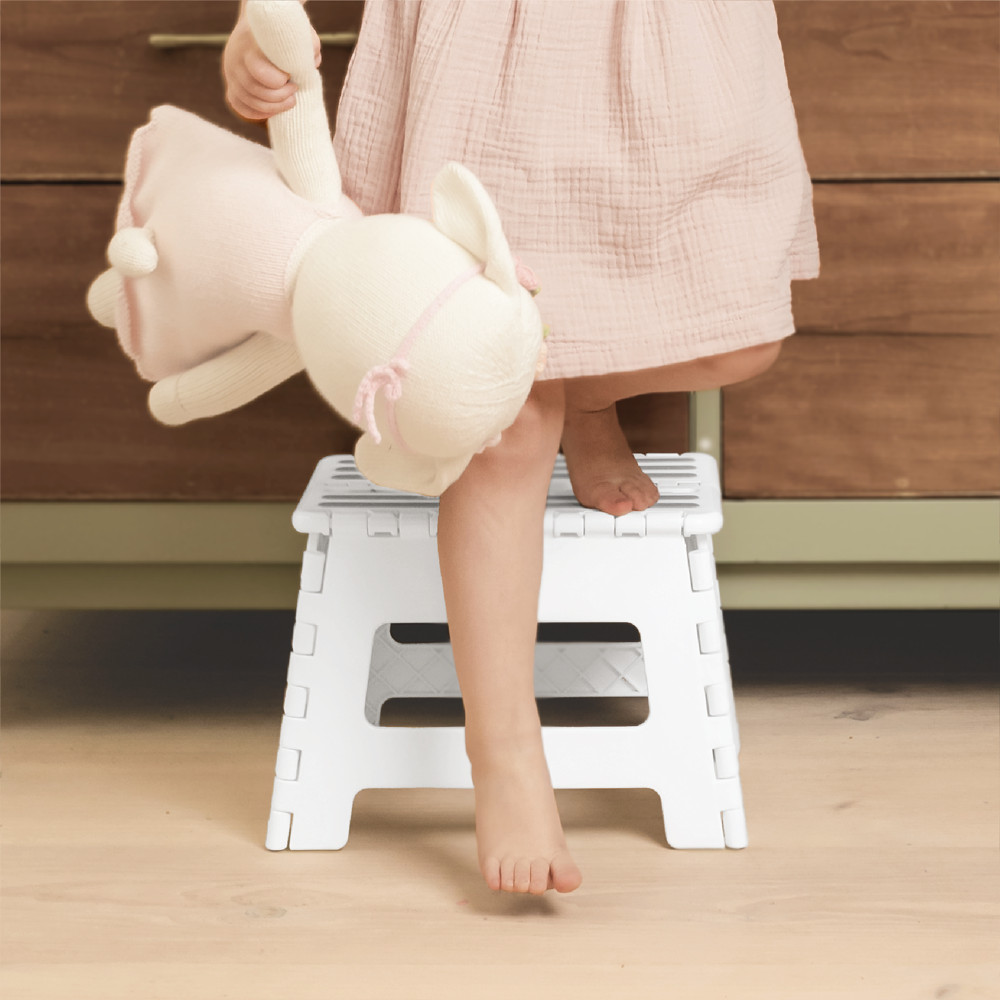 FOLDING STEPPING STOOL Non-Slip, Carry Handle - White