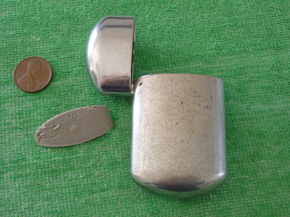 VINTAGE CIGARETTE LIGHTER CASE CHROME CASE UNBRANDED