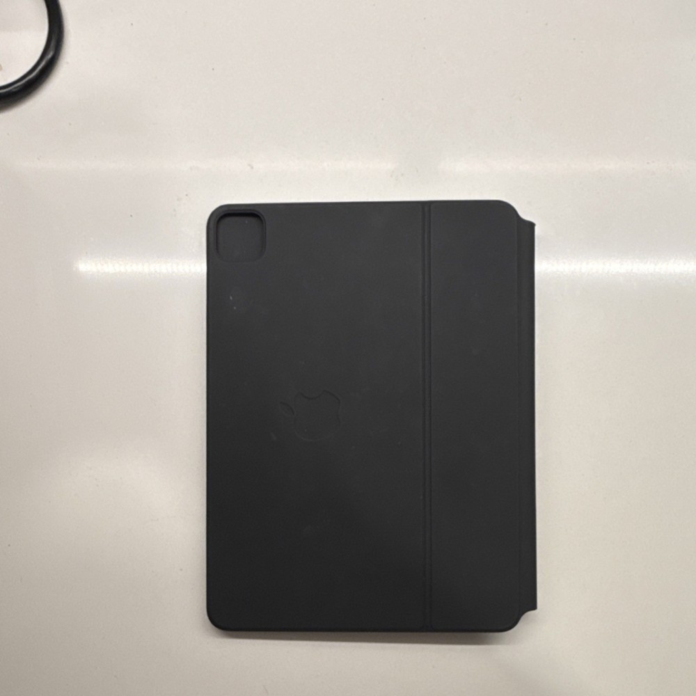 Apple Magic Keyboard Folio Case Black with Integrated Stand 11 inch