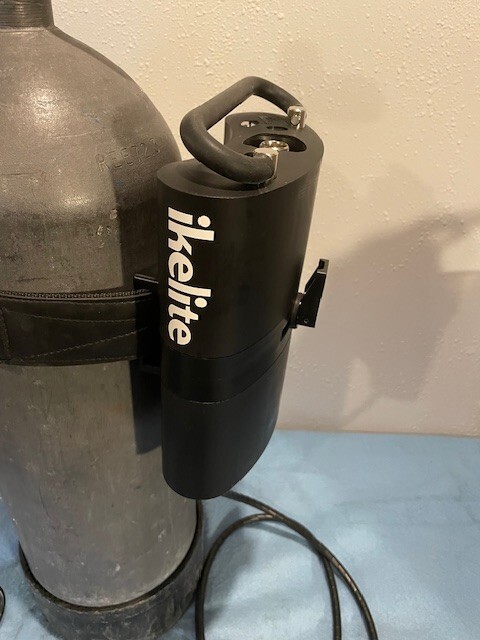 Ikelite underwater dive light with NiCad battery pack