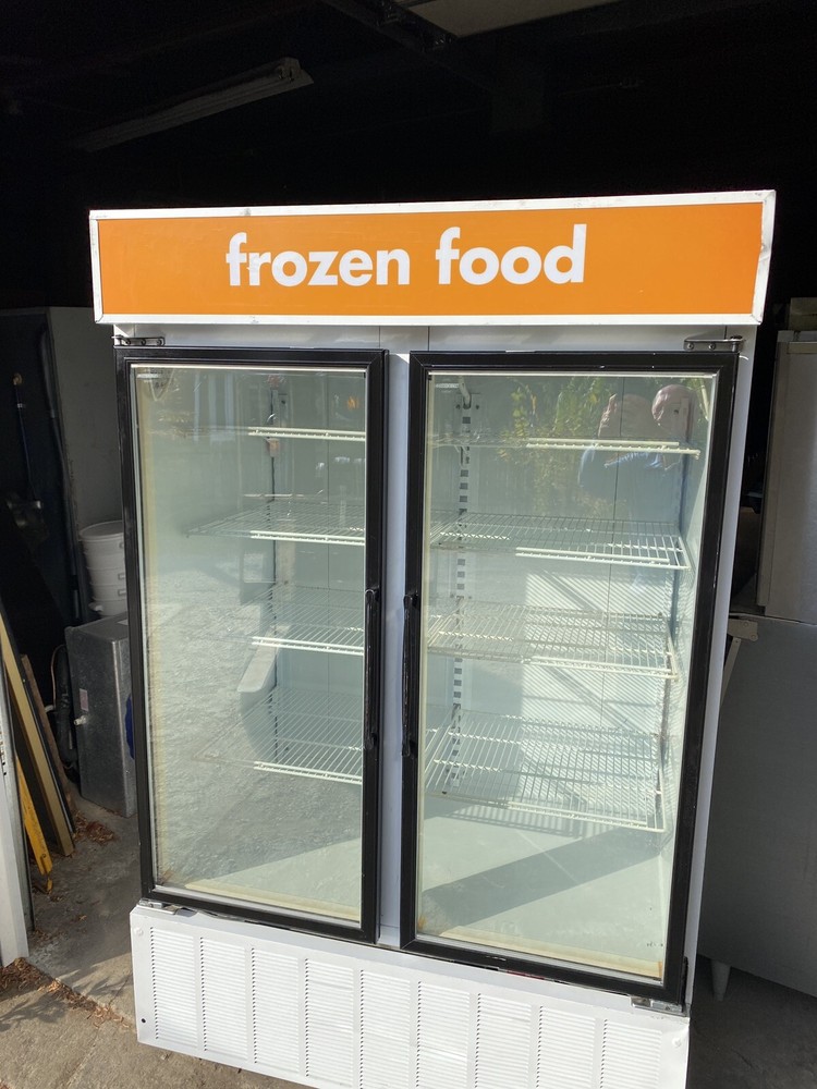 Master Bilt 2 Dr. Display Freezer, 1 Ph. 220v, Guaranteed!