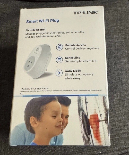 TP-Link HS100 Wi-Fi Smart Plug Kasa New
