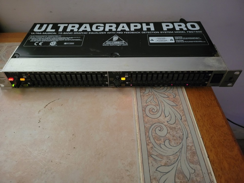 Behringer FBQ1502HD Graphic Equalizer 2-Channel Rack Mount Feedback Detection