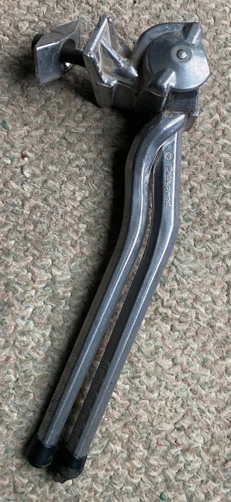 ESGE PLETSCHER DOUBLE-LEGGED BICYCLE KICKSTAND - Used