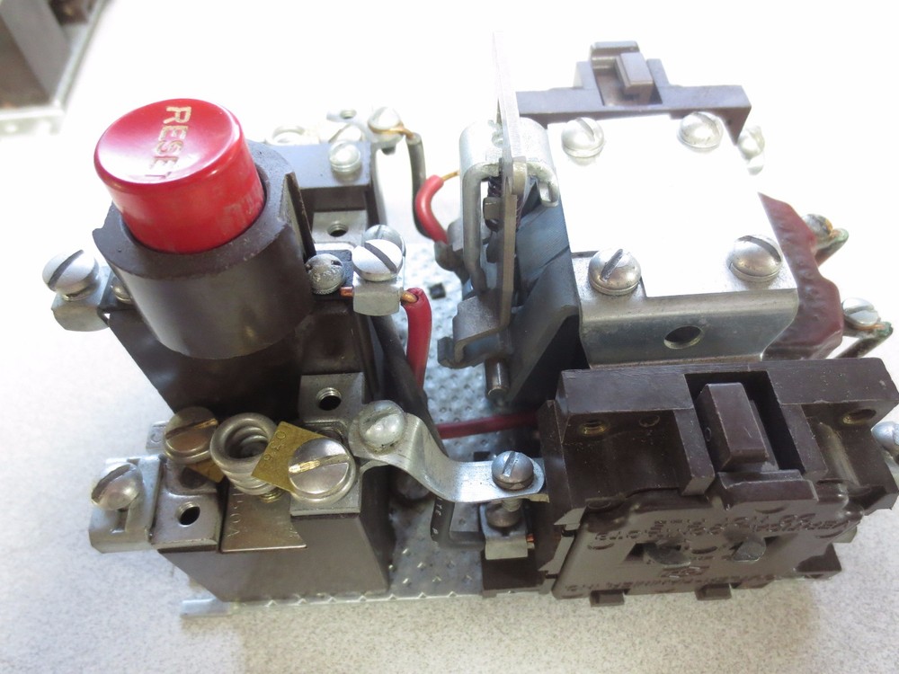 CUTLER-HAMMER 3CF557300-JA MOTOR STARTER / CONTACTOR