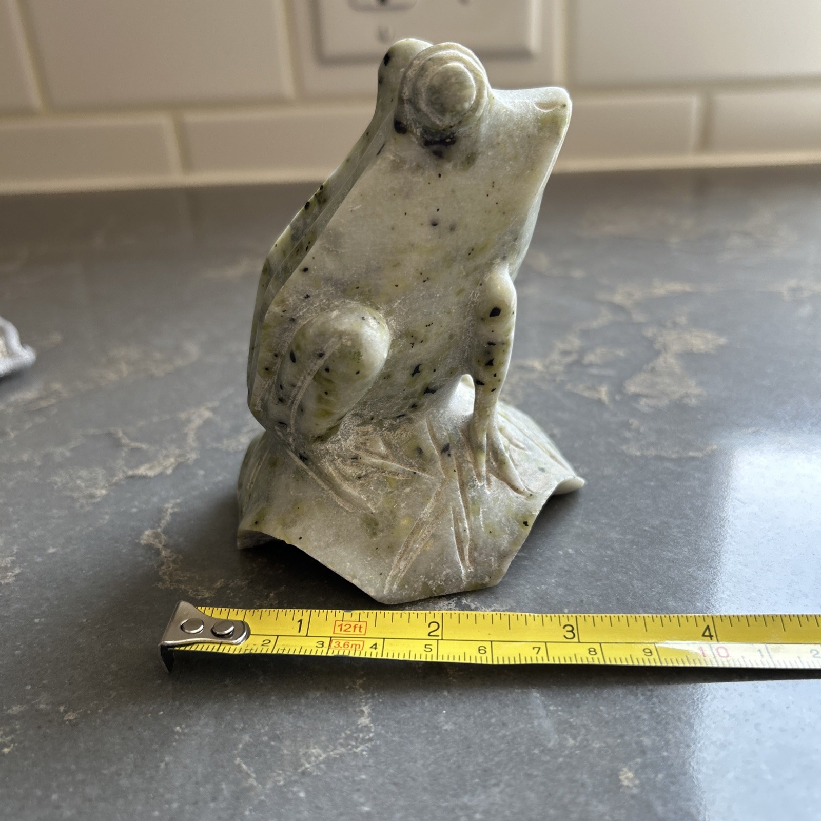 Chinese Hand Carved Nephrite Jade Frog Sculpture Figurine Mid Century 1960s Vtg