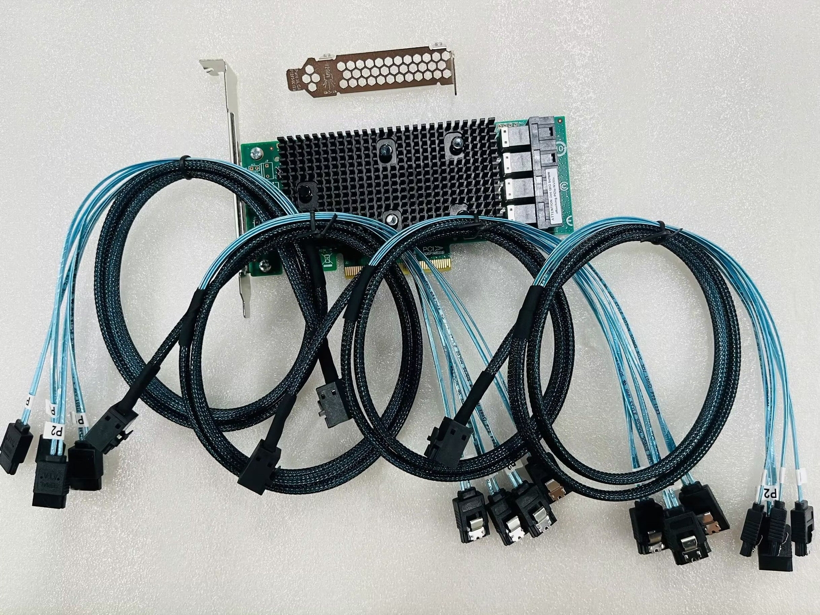 LSI 9400-16i HBA 12 Gbps PCIe 16 Port IT Mode JBOD +4*SFF-8643 SATA Cable