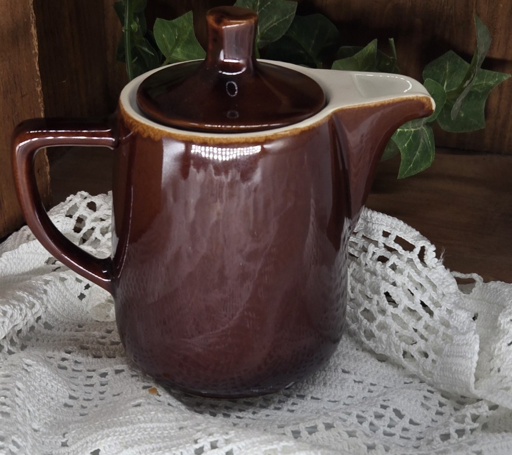 tea pot3 w/fall barn (25142) hand painted