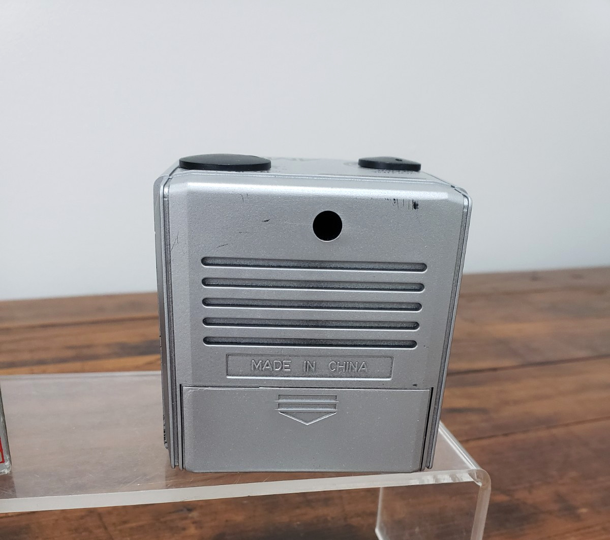 Vintage Americana Brand Battery Powered AM Cube Radio in Box, Works