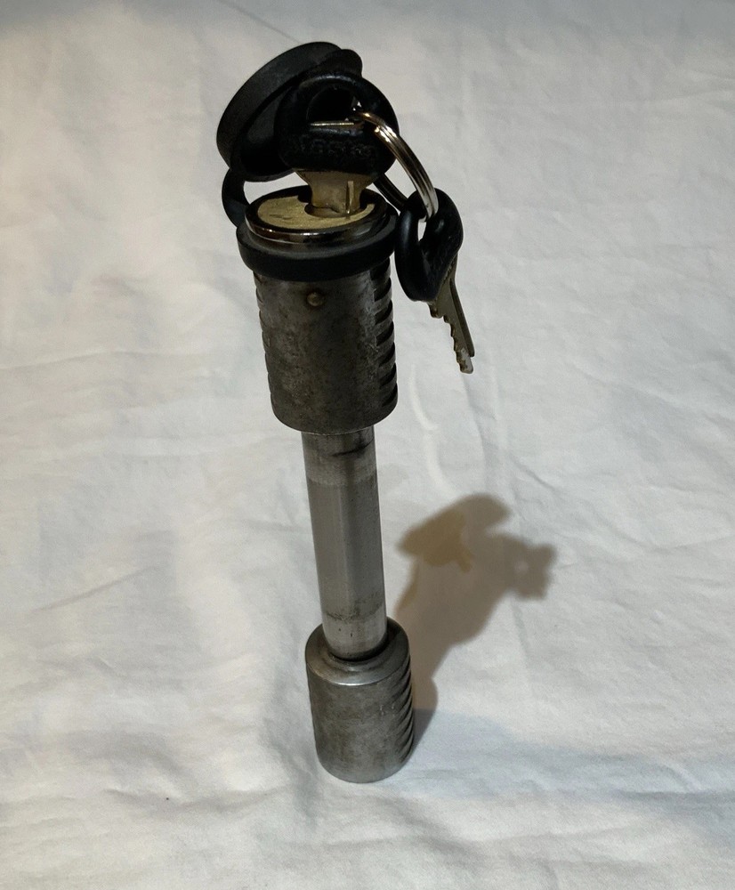 Master Lock Lockable Trailer Hitch Pin With Two Keys