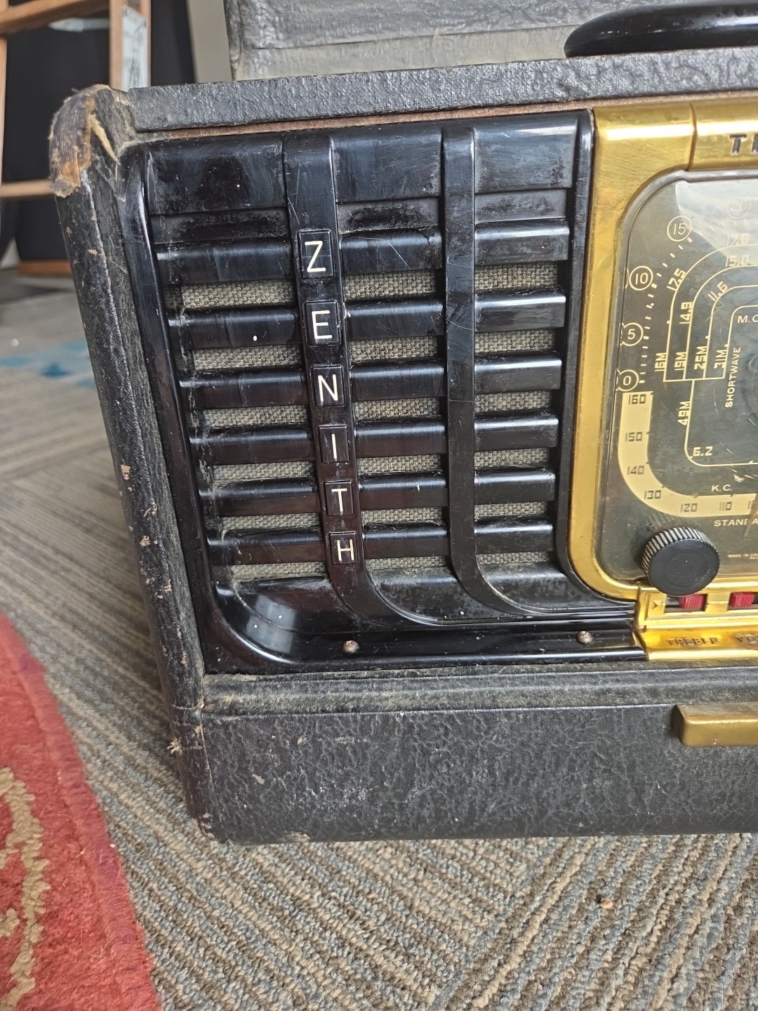 Vintage Zenith Transoceanic Radio G500 Chassis 5G40 - Turns On. For Restoration.