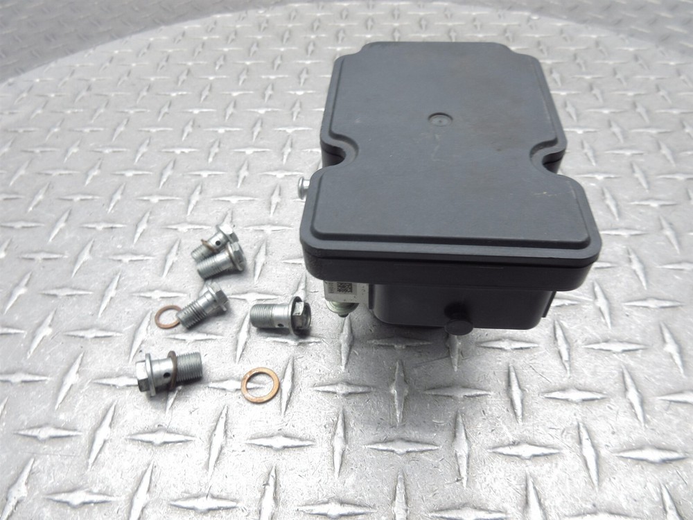 2018 Harley Electra Glide FLHTCU ABS Pump Brake Module Control Unit OEM