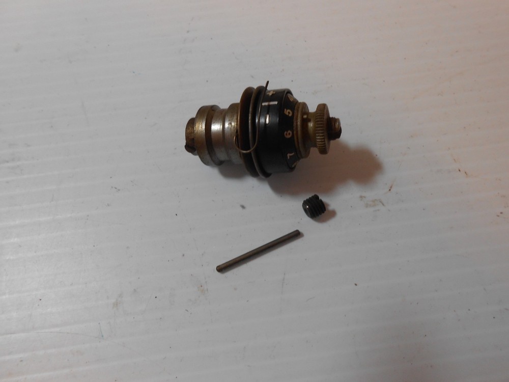 VINTAGE SINGER SEWING MACHINE MODEL 66, 99 COMPLETE THREAD TENSION ASSEMBLY