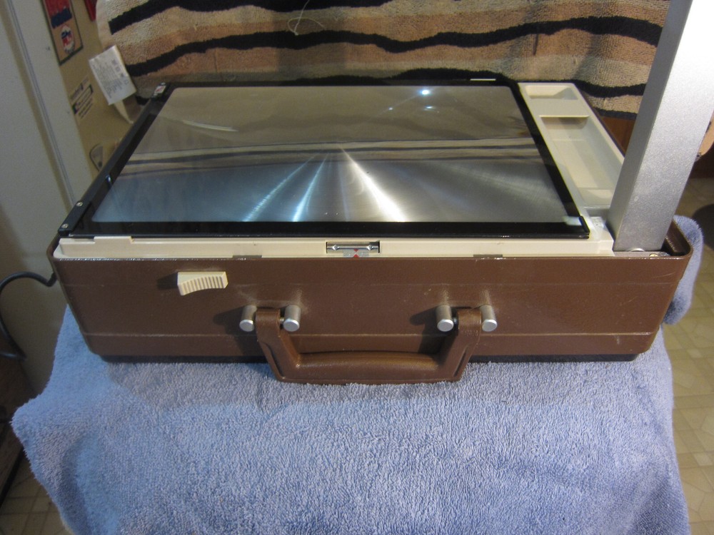 Apollo Horizon Portable Overhead Projector Needs TLC