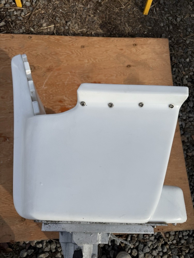 Todd Chair With Base And Pedestal