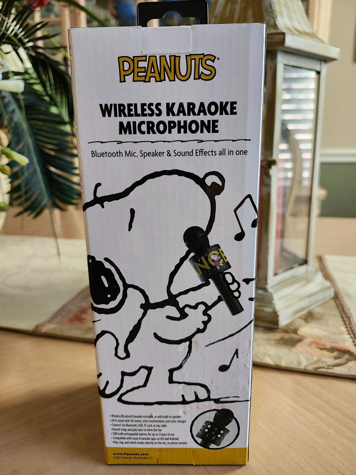 PEANUTS SNOOPY WIRELESS KARAOKE MICROPHONE "DANCE" BLUETOOTH SPEAKER SOUND NEW