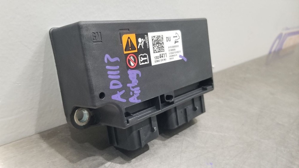 21 CHEVY SILVERADO 2500 SRS BAG MODULE 13534411
